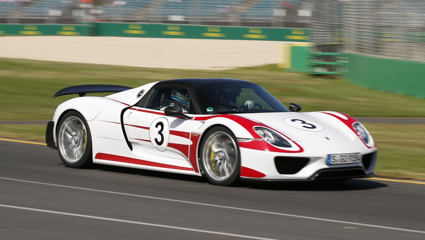 70 Years Porsche in Australia Maximum power in the Australian Outback